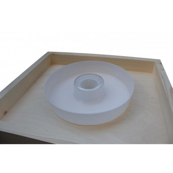 Vista dettagliata nutritore cilindrico su coprifavo arnia